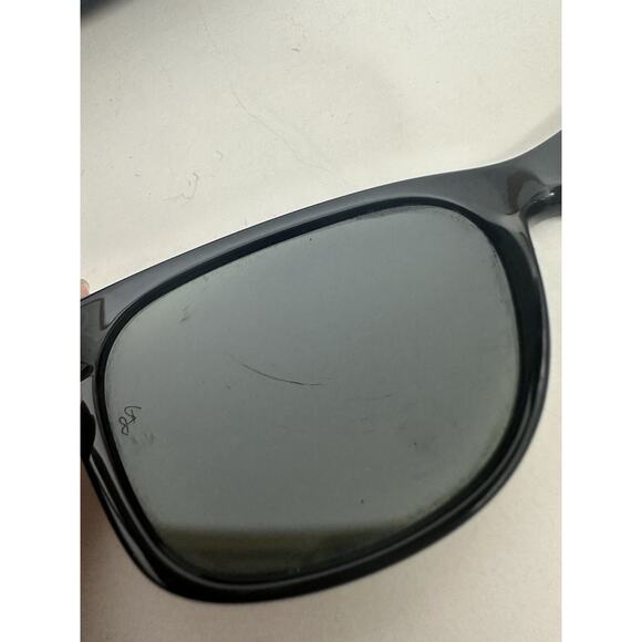 Ray Ban RB 2132 New Wayfarer Sunglasses-Black With Case - Picture 6 of 10